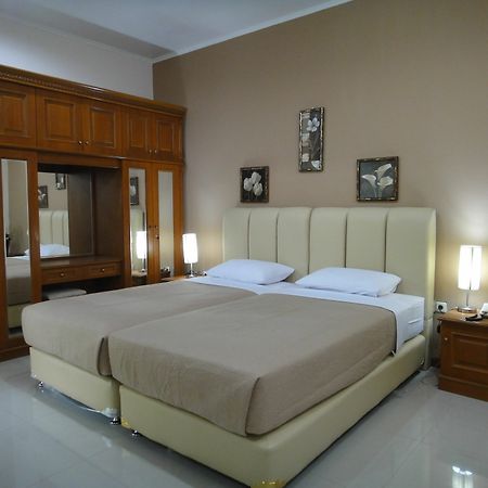 Gondia Guesthouse Jakarta Exterior foto