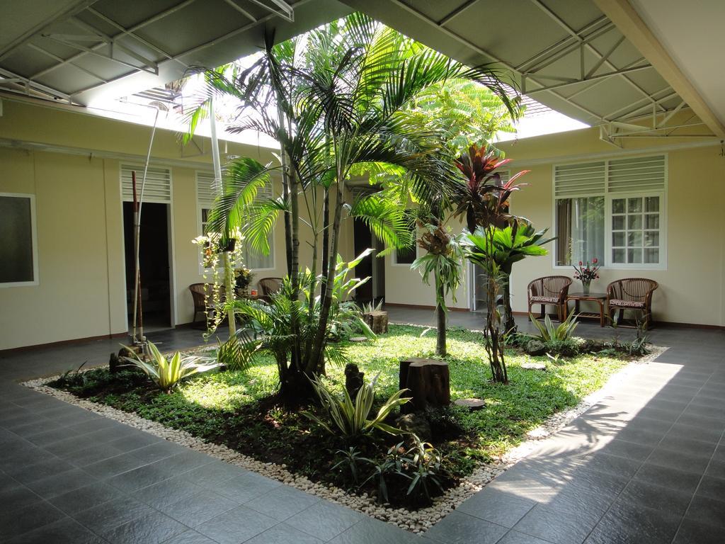 Gondia Guesthouse Jakarta Exterior foto